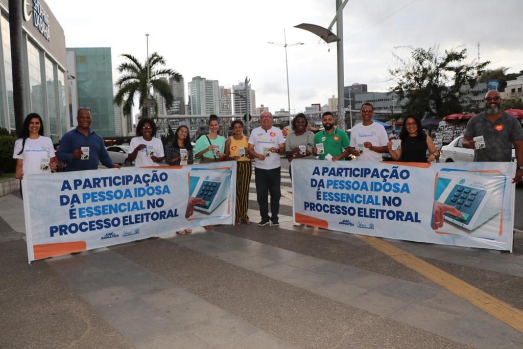 Secretário do Movimento Idosos Republicanos Bahia realiza ações de conscientização sobre participação no processo eleitoral - SSA