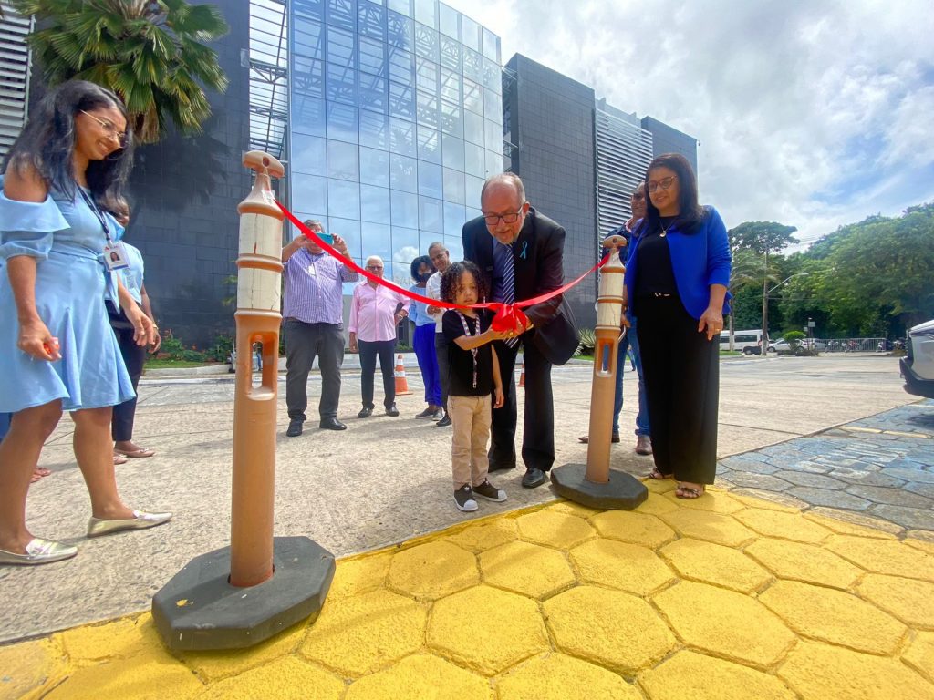 Deputado inaugura vaga de estacionamento exclusiva para autistas na Assembleia Legislativa da Bahia