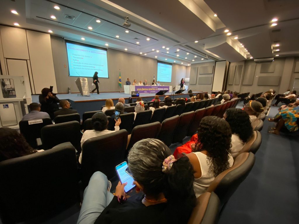 Seminário sobre violência contra idosos fecha mês de sensibilização, na Alba1