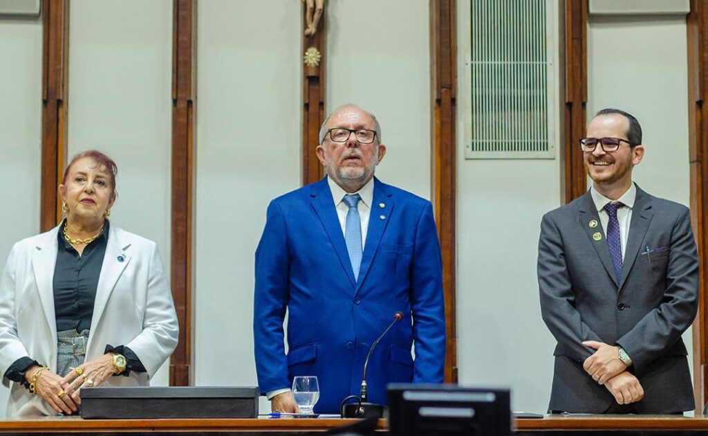 DEPUTADO JOSÉ DE ARIMATEIA HOMENAGEIA PROFISSIONAIS DE DESTAQUE EM SESSÃO SOLENE NA ALBA DEPUTADO JOSÉ DE ARIMATEIA HOMENAGEIA PROFISSIONAIS DE DESTAQUE EM SESSÃO SOLENE NA ALBA